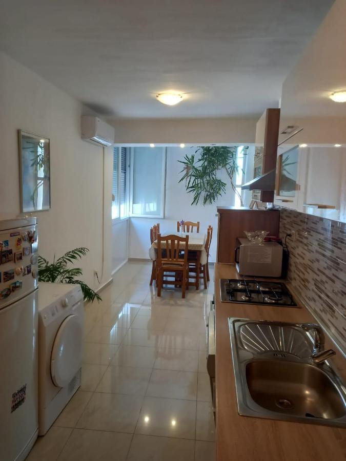 Apartman Kulas บีโอกราดนาโมรู ภายนอก รูปภาพ